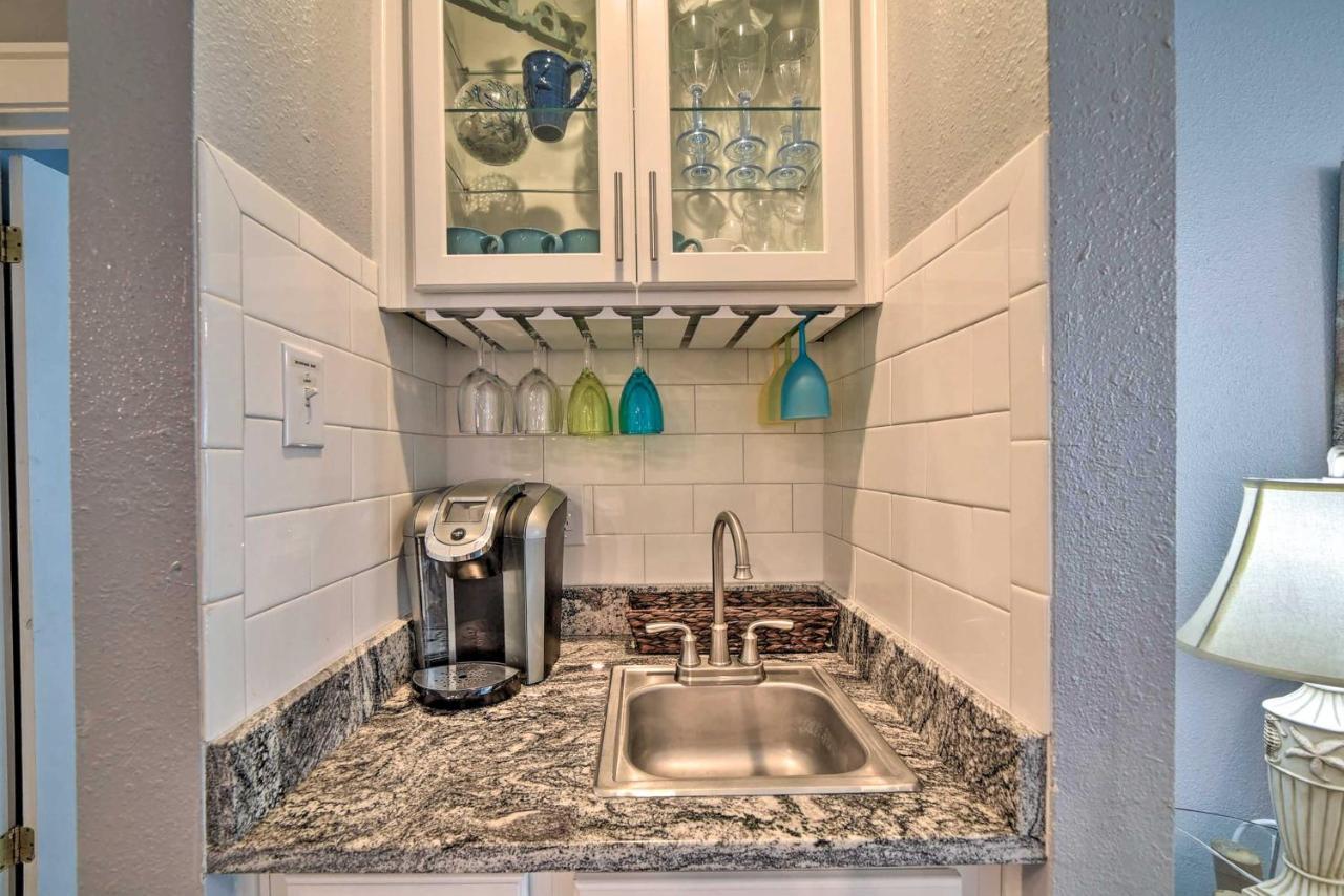 Port Aransas Condo With Outdoor Pool - Pets Welcome! Mustang Beach Екстериор снимка